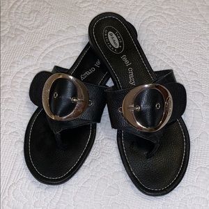 Dr. Scholl’s black leather buckle thong sandals